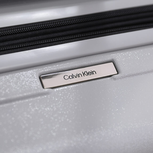 Calvin Klein Insignia Luggage - Image 5